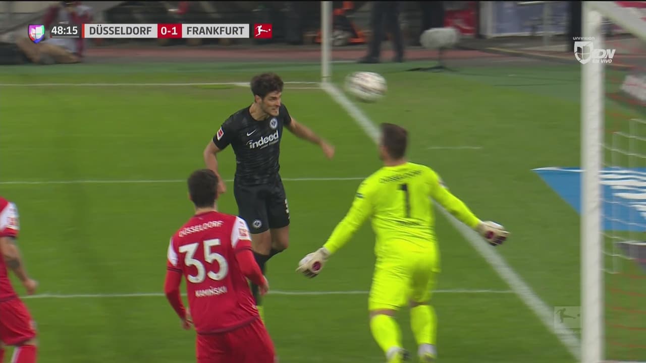 ¡Mucha Paciencia! El portugués abre el marcador para el Frankfurt con gol de vestidor