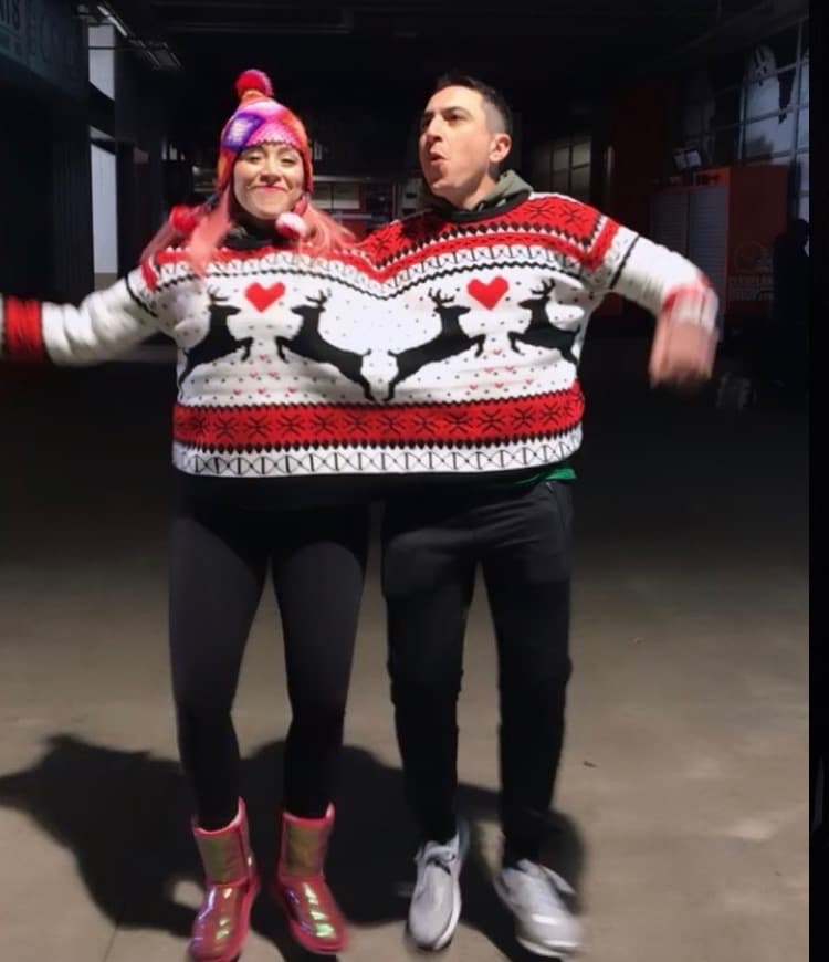 Los participantes de la Carrera de la Copa Oro se disfrutaron el paso de nuestro reality por la segunda ciudad más grande del Estado de Ohio. Pasaron por Rock and Roll Hall of Fame y luego por los estudios de Univision.