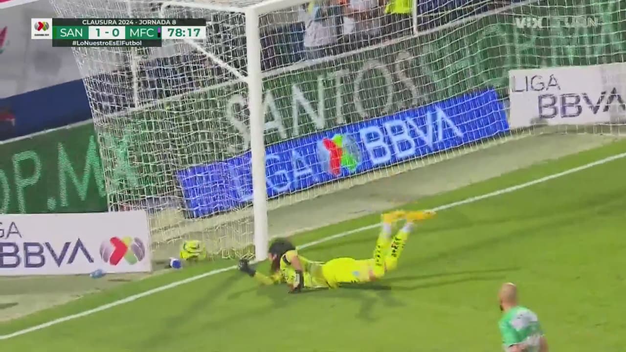 El tiro de Colman rebota en el poste y Acevedo casi hace autogol