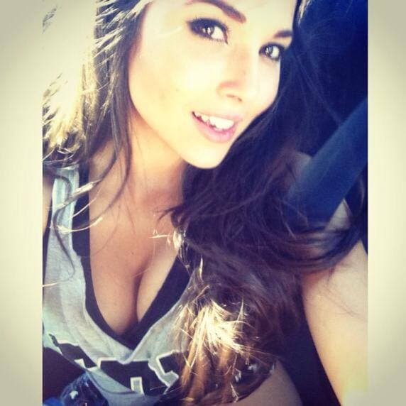 La bella modelo brasileña, quien radica en Australia, habría rechazado en varias ocasiones invitaciones del futbolista del Real Madrid mientras el portugués se encontraba en pretemporada.