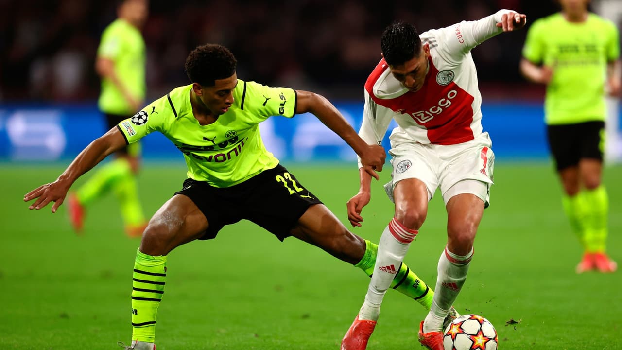 El mexicano fue de los jugadores más regulares en Ajax en todas las competiciones.