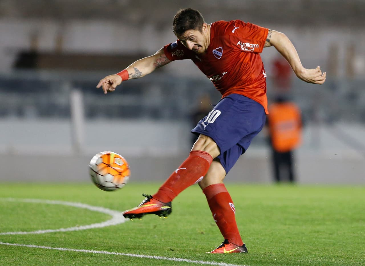 20. Cristian Rodríguez (8) - Peñarol, Paris Saint-Germain, Benfica, F.C. Porto, Atlético de Madrid, Parma, Gremio e Independiente.