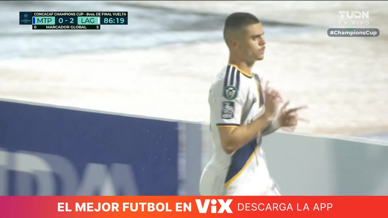 ¡Otra vez Gabriel Pec! Guardameta se la deja y solo lo empuja a las redes