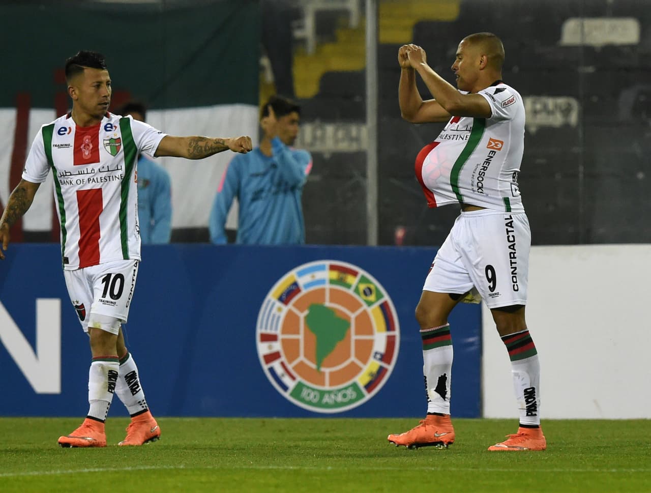 Quien cierra la lista es Leonardo Valencia (Izquierda), del Palestino, quien es goleador del equipo con 8 goles en esta temporada.