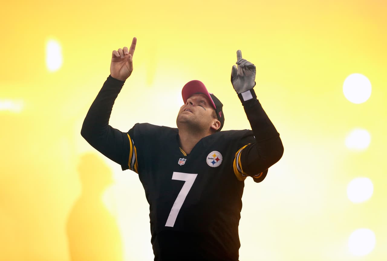 Pittsburgh Steelers quarterback Ben Roethlisberger (7) enters the field prior to an NFL football game against the Houston Texans at Heinz Field on Monday, October 20, 2014 in Pittsburgh, Pennsylvania. Pittsburgh won 30-23. (AP Photo/Aaron M. Sprecher)