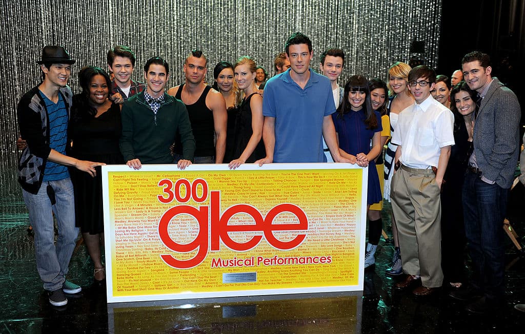 Matthew Morrison, Jane Lynch, Darren Chris, Amber Riley, Chris Colfer, Kevin McHale, Heather Morris y Jenna Ushkowitz también formaron parte de este homenaje.