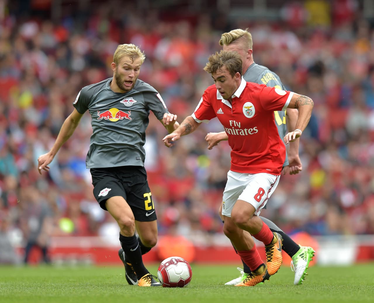 Los alemanes, la grata sopresa de la pasada Bundesliga, dominaron de principio a fin y fueron pocas las oportunidades que les generó el club portugués.