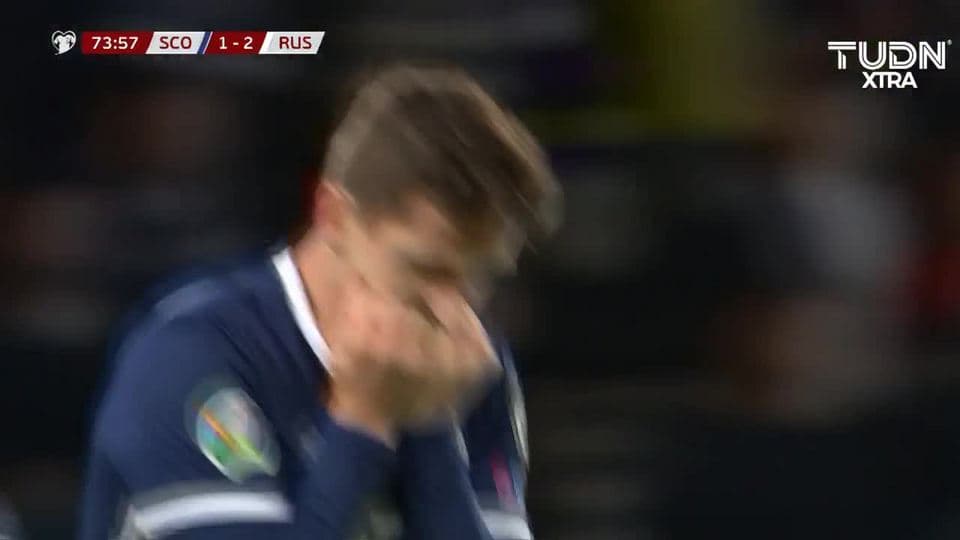 Tiro desviado de Kenny McLean