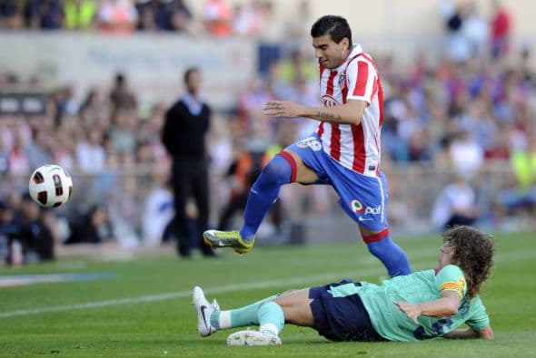 Los locales insistieron al ataque para poder igalar las acsiones.