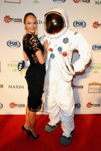 Modelos, personalidades, estrellas y jugadores en la celebración más sexy, la fiesta Maxim en la semana previa al Super Bowl.