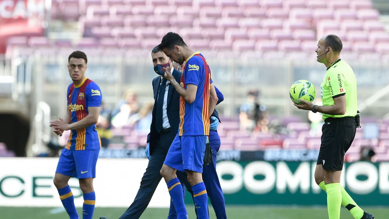 Busquets sufre una contusión facial tras choque ante el 'Atleti'