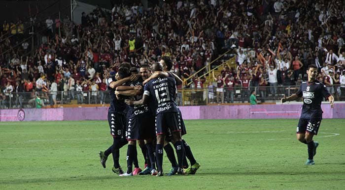 Saprissa pega primero, Alajuelense espera resolver en casa las semifinales de Costa Rica