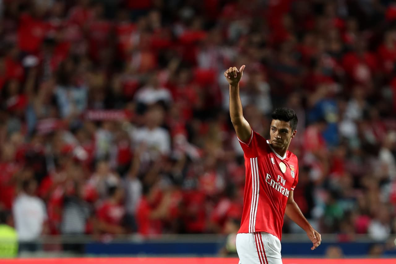 La situación de Raúl Jiménez lo encamina a dejar el Benfica. La falta de minutos es un motivo para que el mexicano busque otro club, pero aún no se conocen posibilidades más allá de lo que sonó de ir a China.