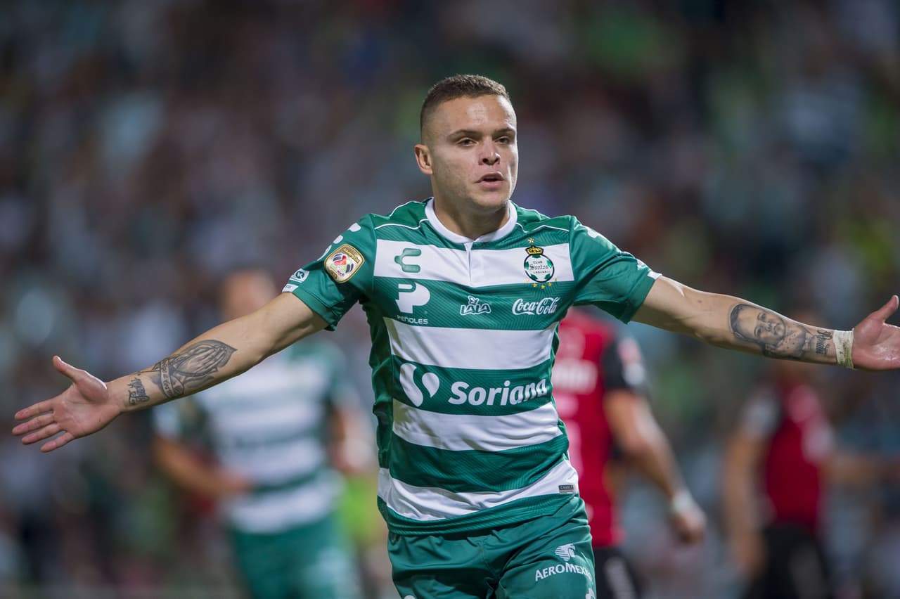 Jonathan Rodríguez puso cifras definitivas con su gol al minuto 57 con un remate de cabeza que se derivó de un tiro de esquina. Santos jugará en la fecha 13 ante Pachuca en el estadio Hidalgo.