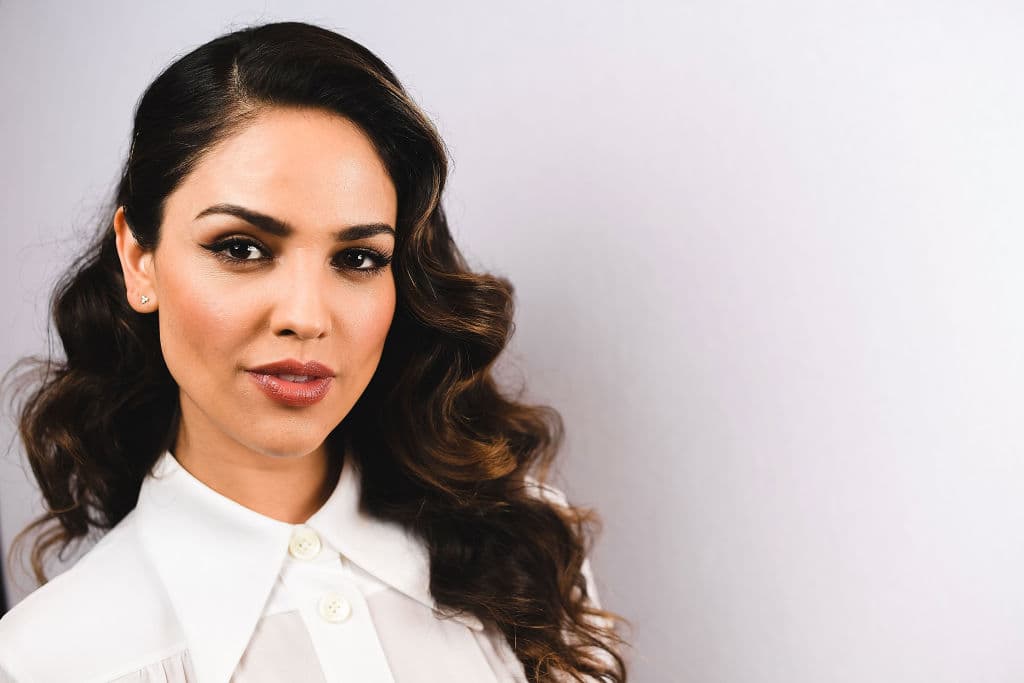 Eiza está justo detrás de Samuel L. Jackson, Tom Holland, Liam Neeson y Will Smith.