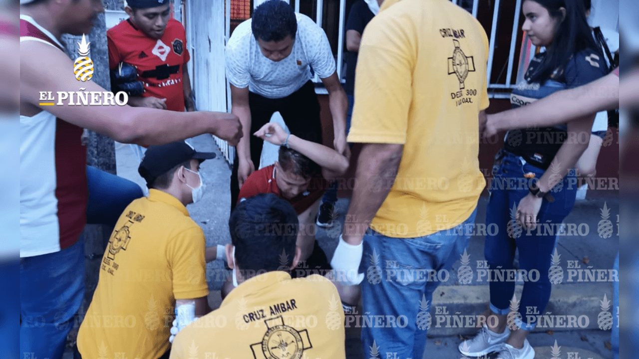 Así terminó un futbolista amateur que no hizo caso a la cuarentena y terminó lesionado, ocurrió en Oaxaca, México.