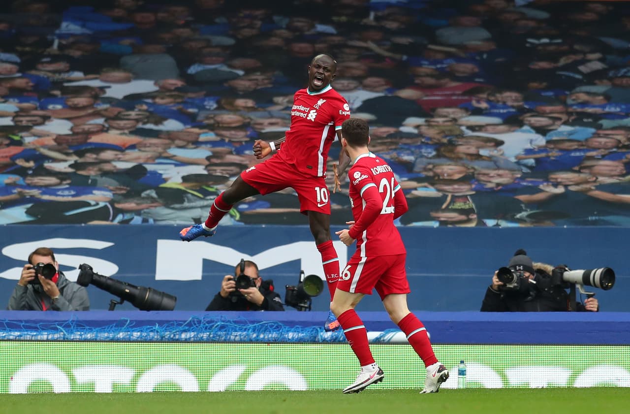 Sadio Mané (3’) abrió el marcador y Michael Keane (19’) empató el marcador. Mohamed Salah (72’) volvió la ventaja a los visitantes, pero Calvert-Lewin (81’) volvió a igualar los cartones. Richarlison (90’) salió expulsado en la recta final y James Rodríguez jugó todo el encuentro.