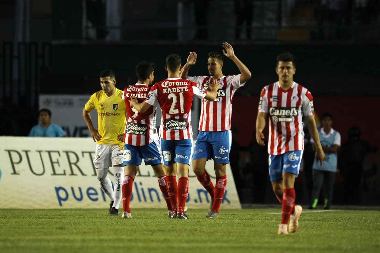 Pero unos cuantos minutos después el estadio se hacía silencio con el gol del empate por parte de los visitantes.