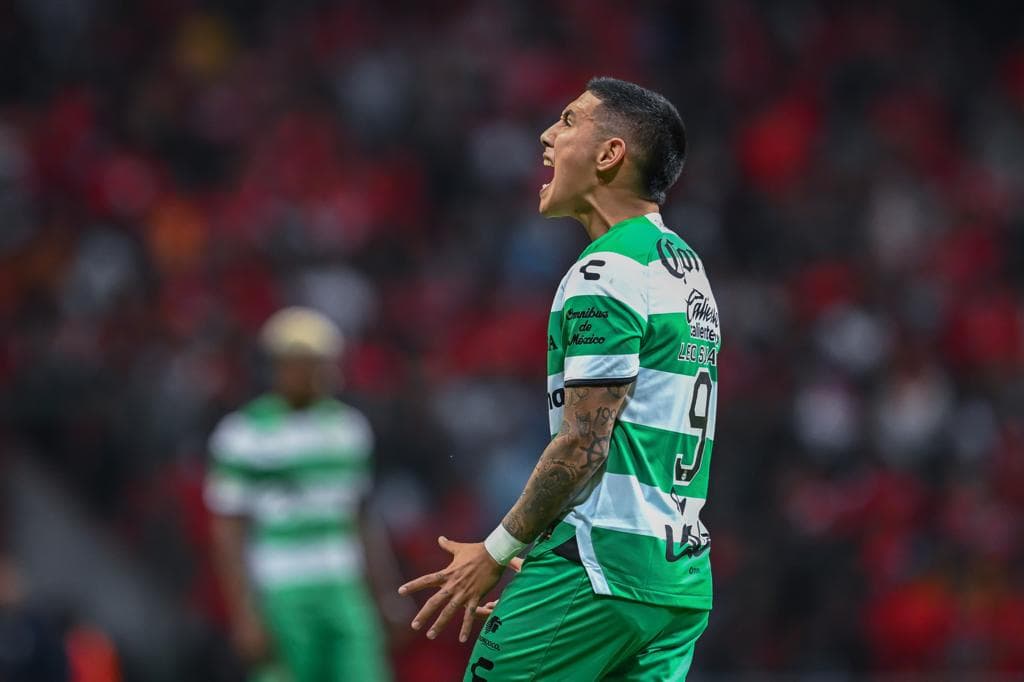 El América pide millonaria cifra al Santos por la carta de Leo Suárez