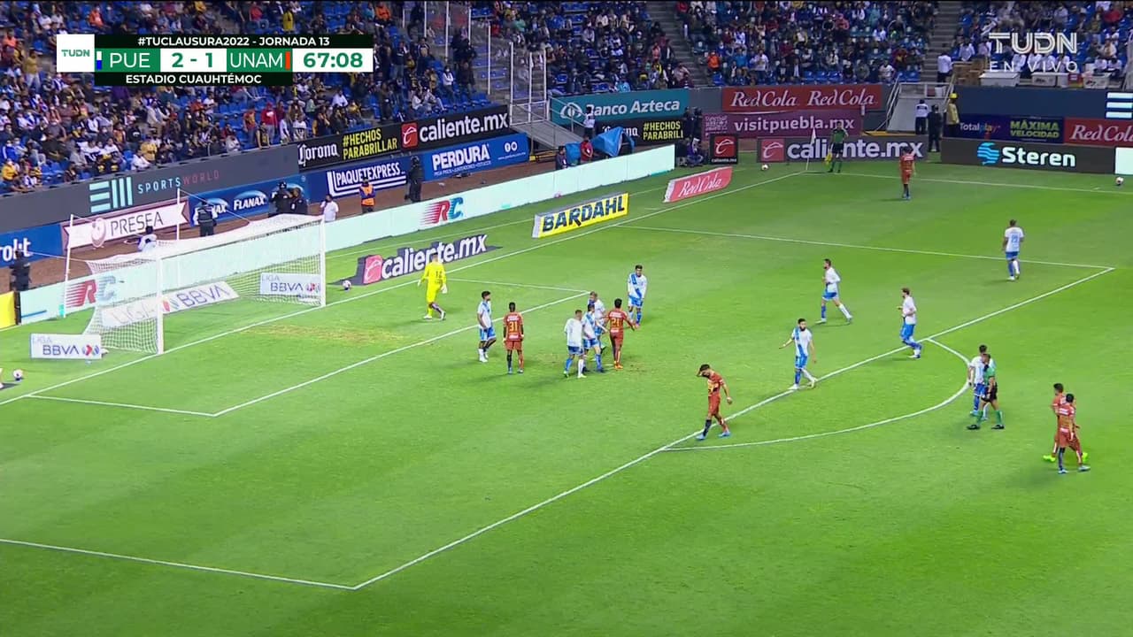 ¡TIRO ATAJADO! disparo por Oliver Pérez.