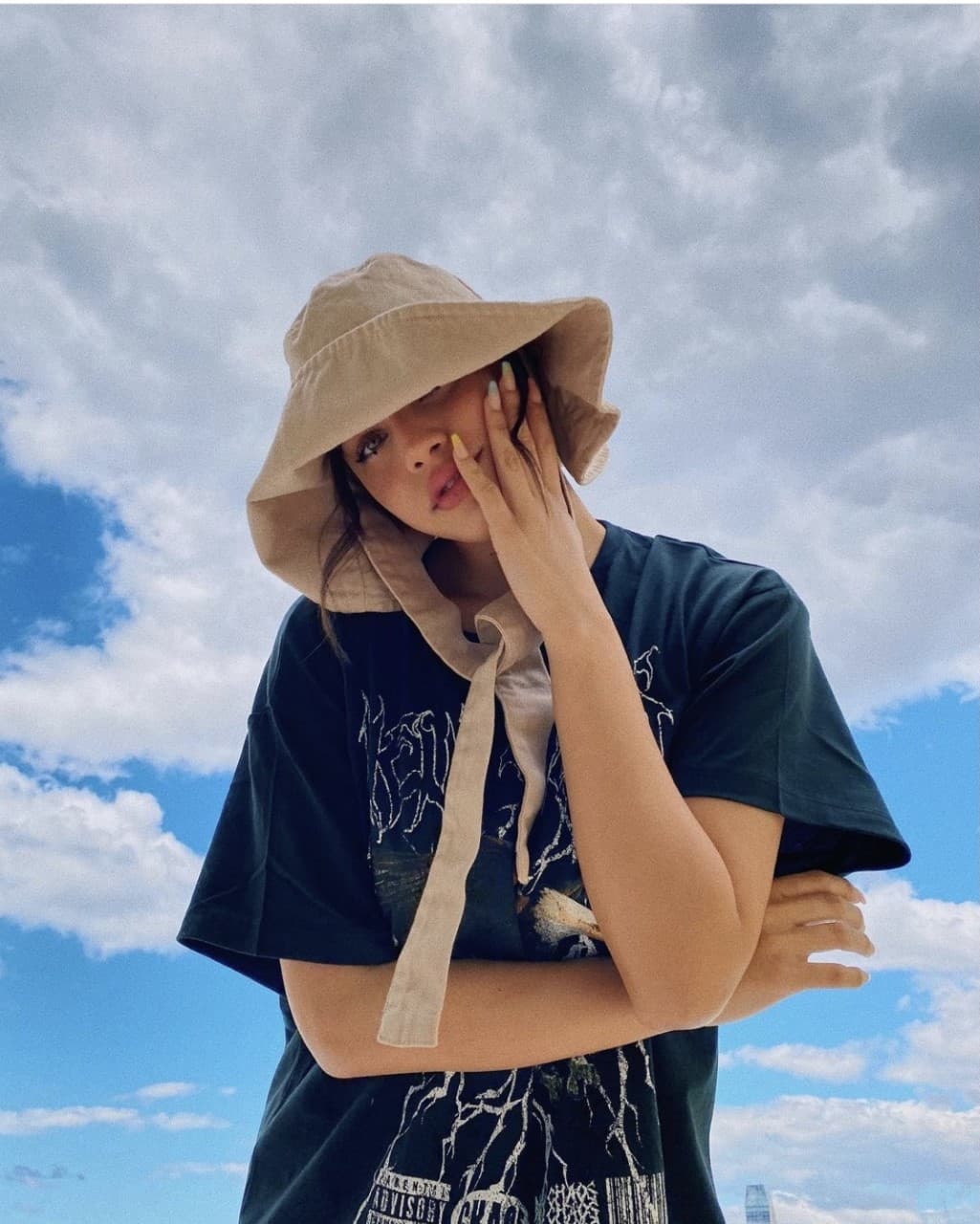 Neymar provocó más preguntas luego de que Emilia subiera una foto con su ahijada y el brasileño le comentara un corazón.