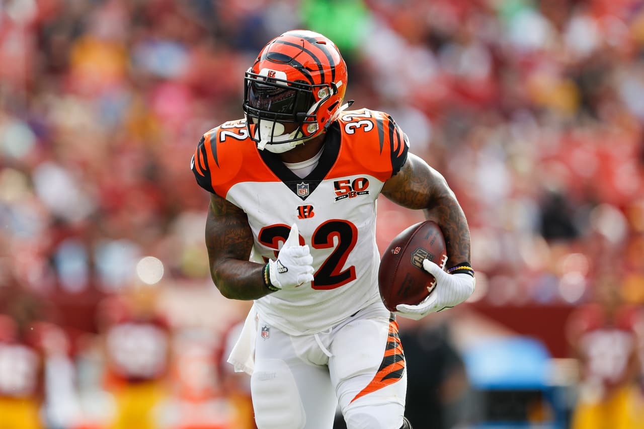 <b>Jeremy Hill (Bengals) </b>El veterano simplemente está borrado del 
<i>backfield</i> comité de Cincinnati. No ha superado las 30 yardas en ninguno de los cuatro juegos y apenas toca el balón. El factor Joe Mixon lo hizo a un lado y por eso tienes que botarlo ya.