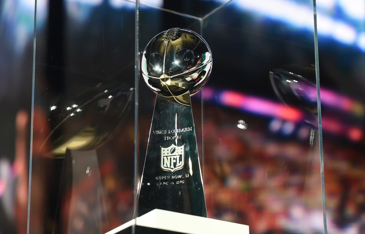 The Vince Lombardi Trophy is viewed at the NFL Experience at the George R. Brown Convention Center February 3, 2017 in Houston, Texas two days before the New England Patriots play the Atlanta Falcons in Super Bowl 51. / AFP / TIMOTHY A. CLARY (Photo credit should read TIMOTHY A. CLARY/AFP/Getty Images)