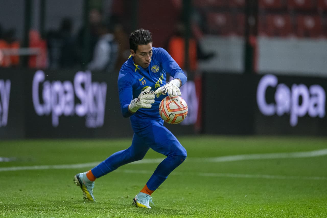 Óscar Jiménez, de futuro incierto, fue la figura del juego.