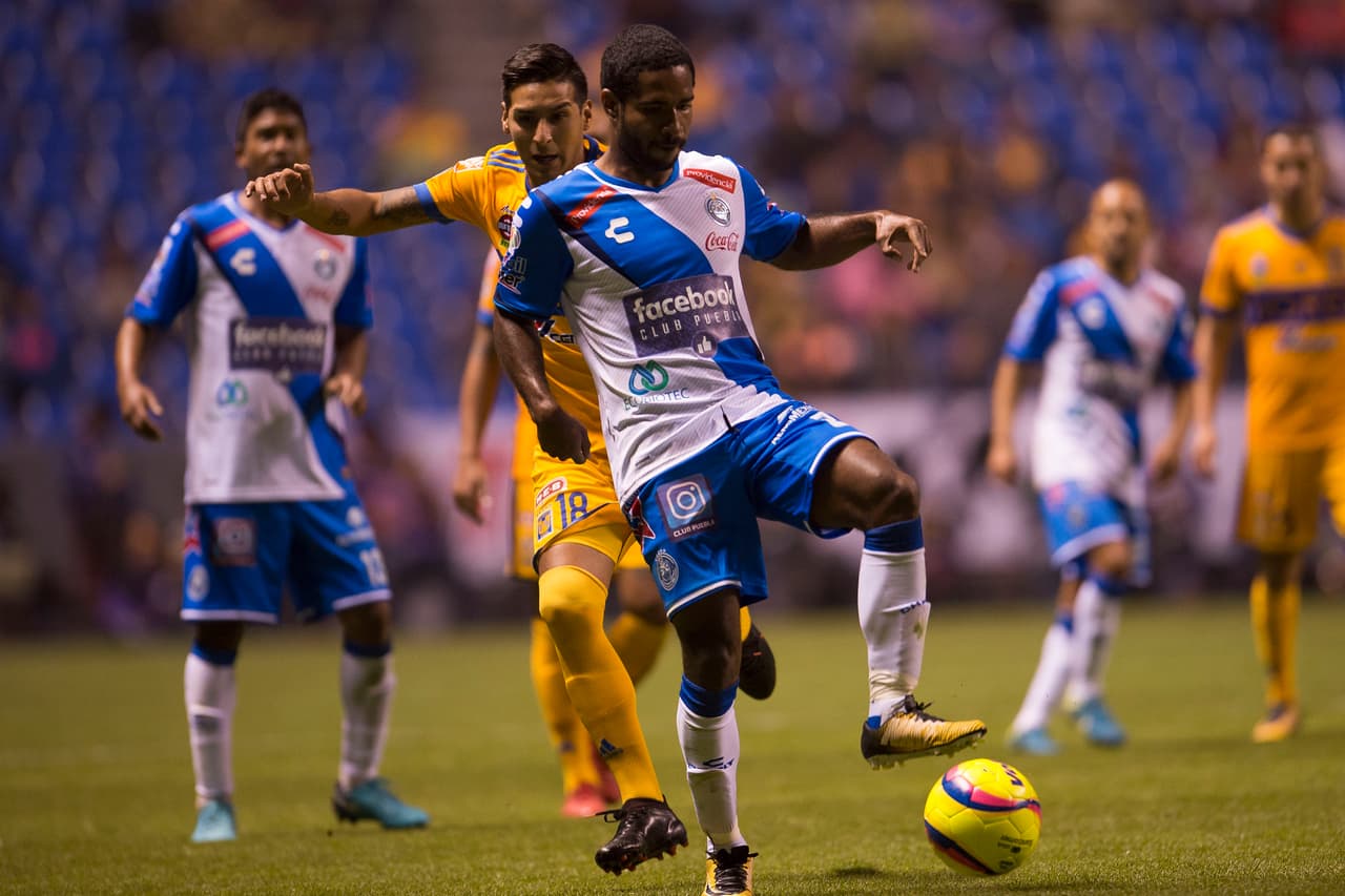 Puebla estuvo al borde del segundo gol cuando Escoboza remató de cabeza y Nahuel Guzmán alcanzó a desviar, pero el esférico se dirigió a uno de los postes y por muy poco no entró completo a la portería.