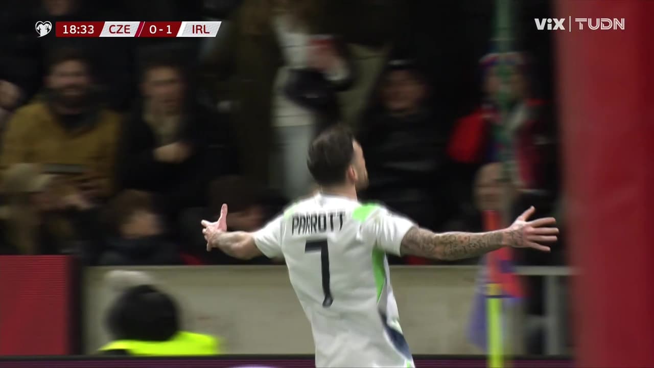 Irlanda pega primero: gol de Parrott desde el punto penal