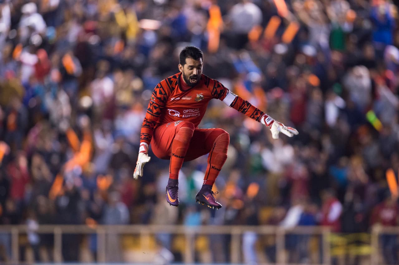Los locales celebraron al minuto 31 con el gol de Martín Zúñiga de cabezazo, el mismo que al final sería suficiente.