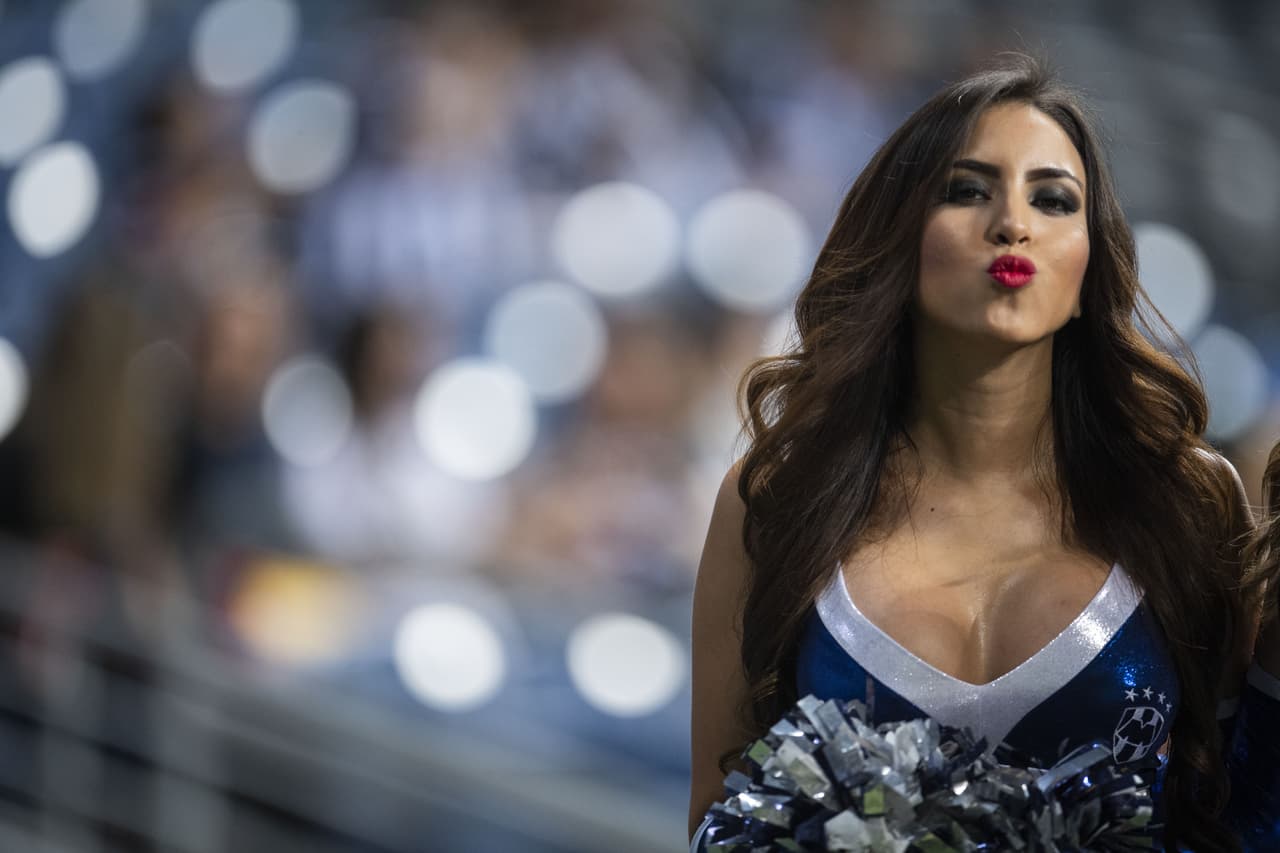 La energía de las porristas, la alegría de los fanáticos y las curiosidades fueron parte del colorido en el arranque de América, Chivas de Guadalajara, Cruz Azul y Monterrey en la Copa MX.