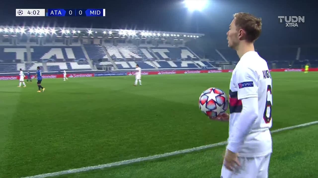 ¡TIRO ATAJADO! disparo por Mikael Anderson.