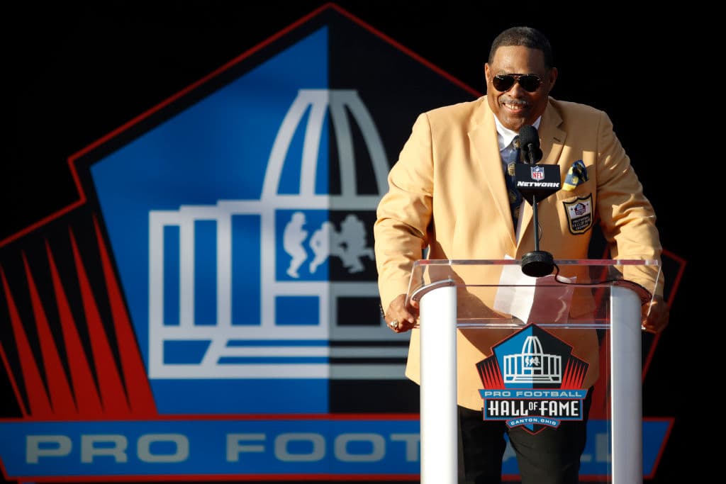Robert Brazile, "Dr. Doome", fue una pieza clave en la defensa de los desaparecidos Houston Oilers entre 1975 y 1984. 1.281 tacleos y 48 capturas de mariscal son prueba de su calidad.