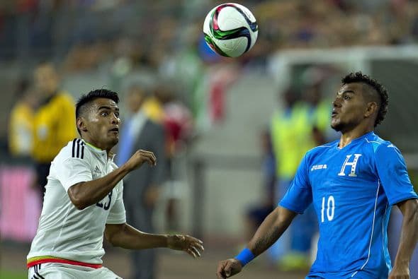 7 Mario Martínez mantuvo a raya a un medio campo rival que lucía superior en el papel. Corrió, luchó y metió la pierna muy fuerte,