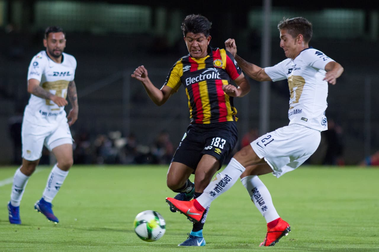 Claro que los Leones Negros, que no la pasan bien en el Ascenso MX actualmente, no bajaron los brazos y buscaron remar contra la corriente pero Pumas estaba sólido, producto del tempranero gol.