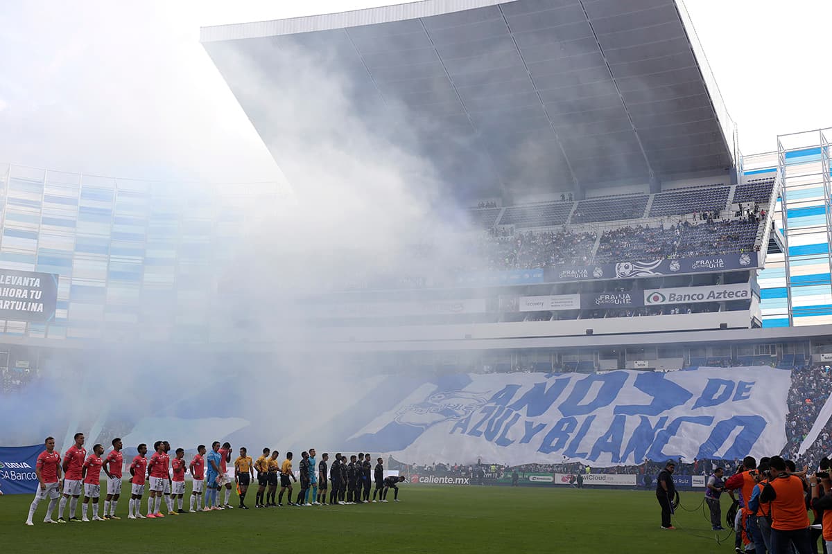 La fiesta estuvo dispuesta en el Estadio Cuauthémoc para el Derbi camotero.
