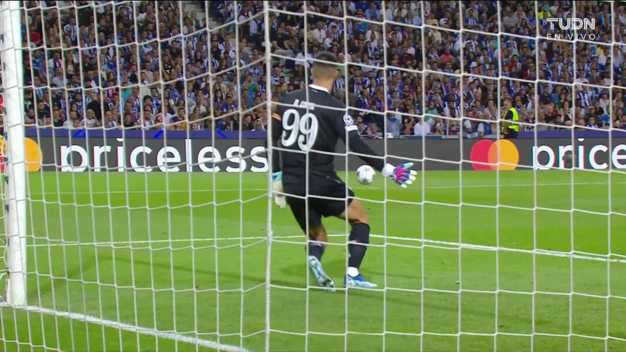 ¡GOL!  anota para FC Barcelona. Ferran Torres