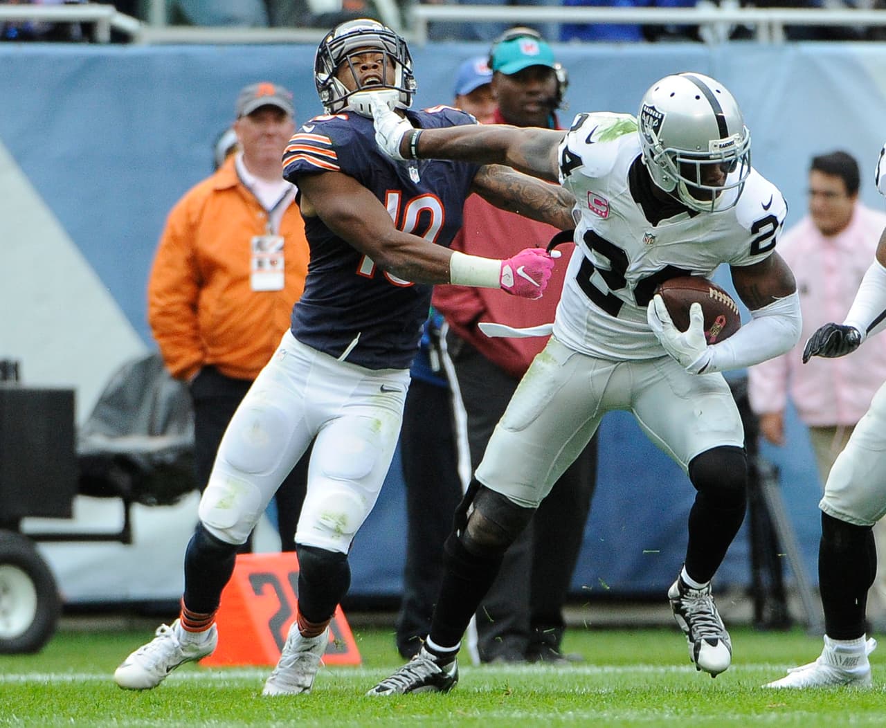 Woodson, quien celebró su cumpleaños 39 el pasado 7 de octubre, es uno de los tres jugadores de la NFL en registrar una intercepción a los 39 años o más.