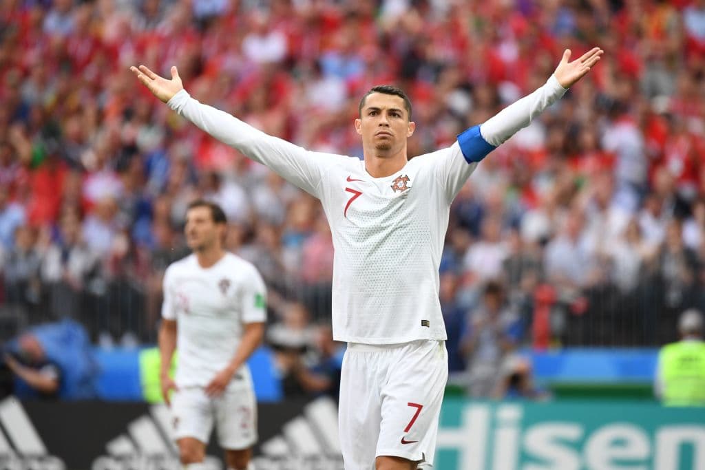 Afición de Irán interrumpe sueño de Cristiano Ronaldo