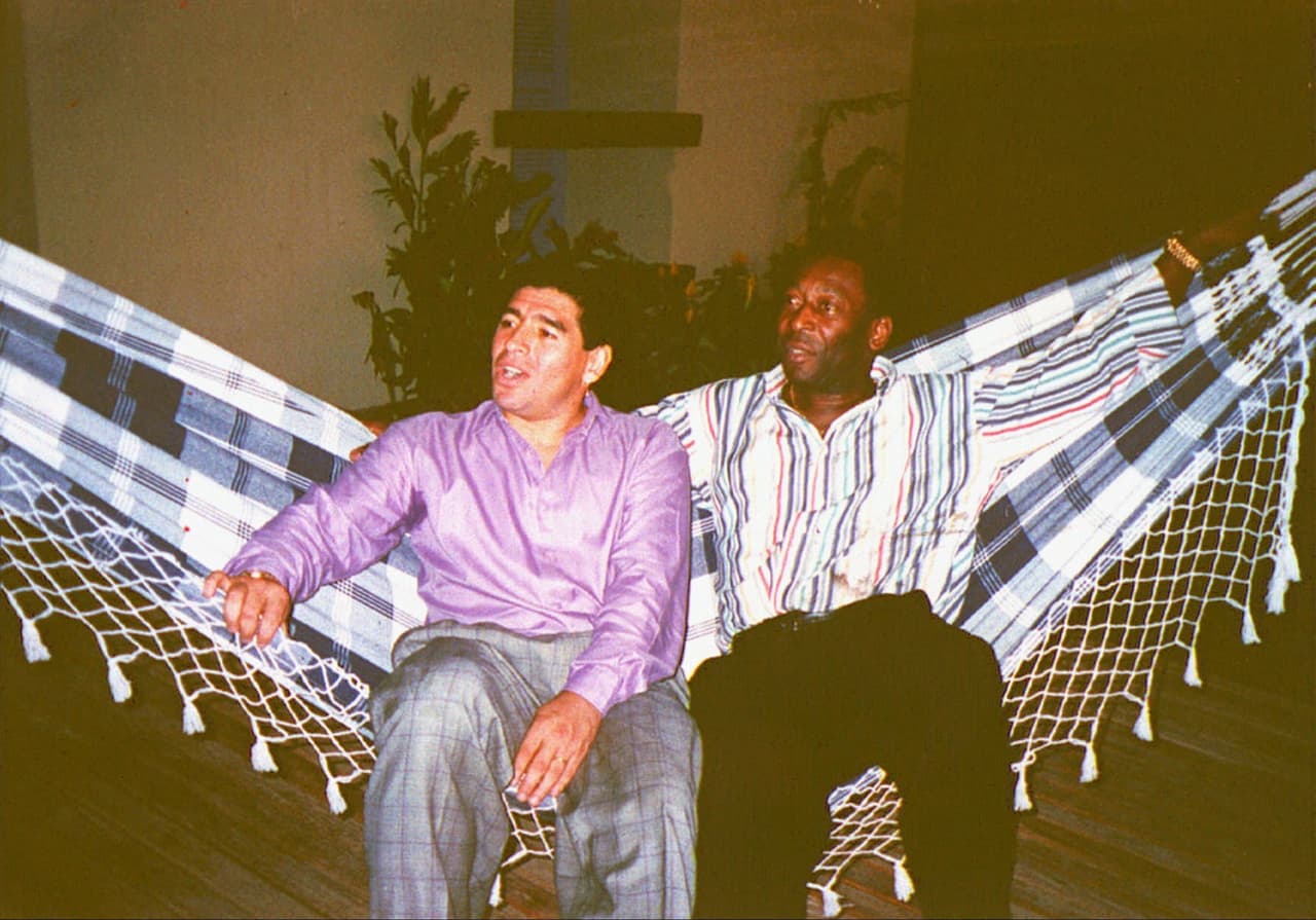 Uno de los encuentros que muchos siempre quisieron ver muchas veces: Maradona y Pelé juntos una vez más, esta vez en Rio de Janeiro.