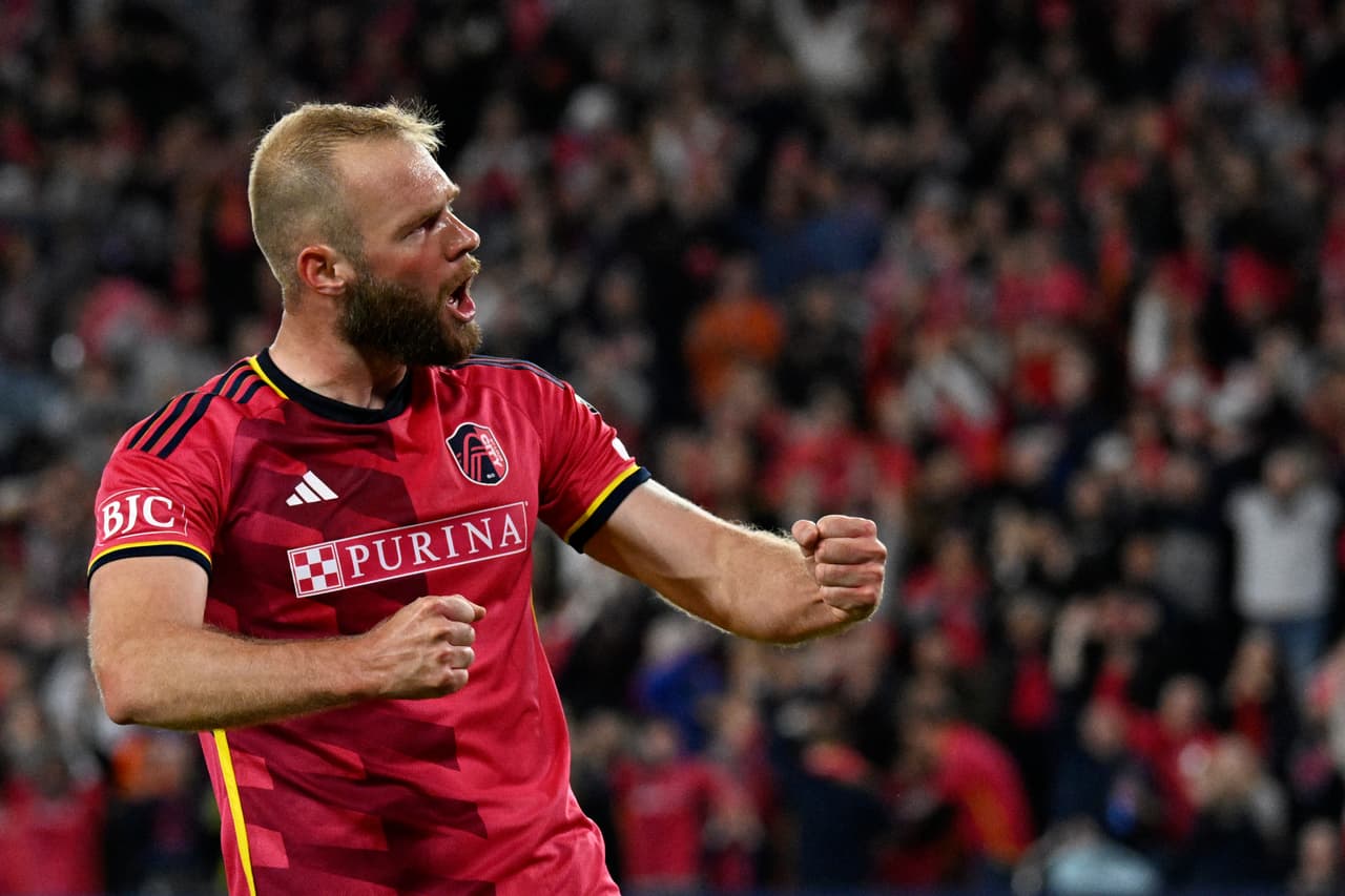 Con goles en los dos primeros encuentros oficiales, el delantero brasileño Joao Klauss se está convirtiendo en un símbolo para el nuevo club.