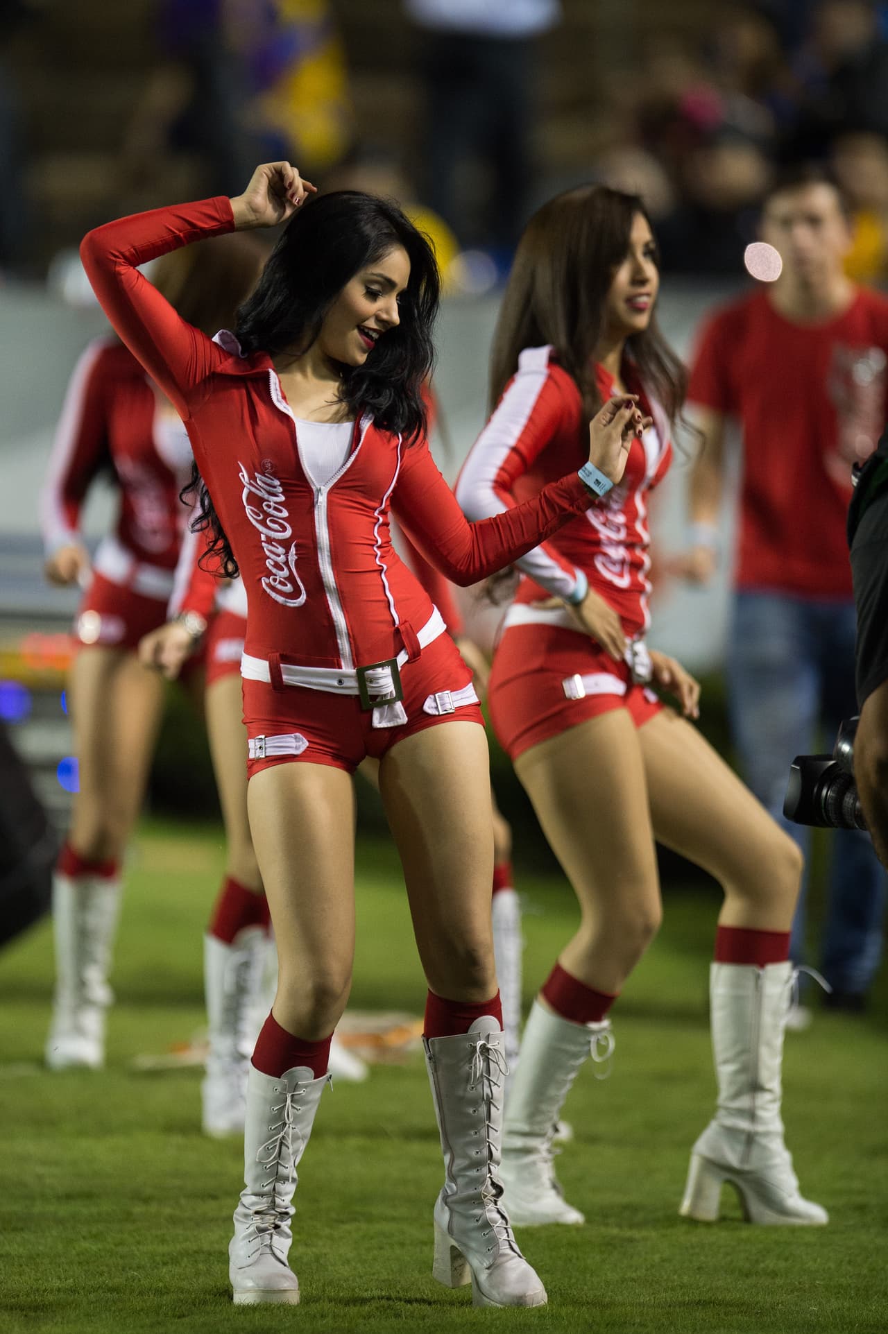 La bellas porristas en la ida de cuartos