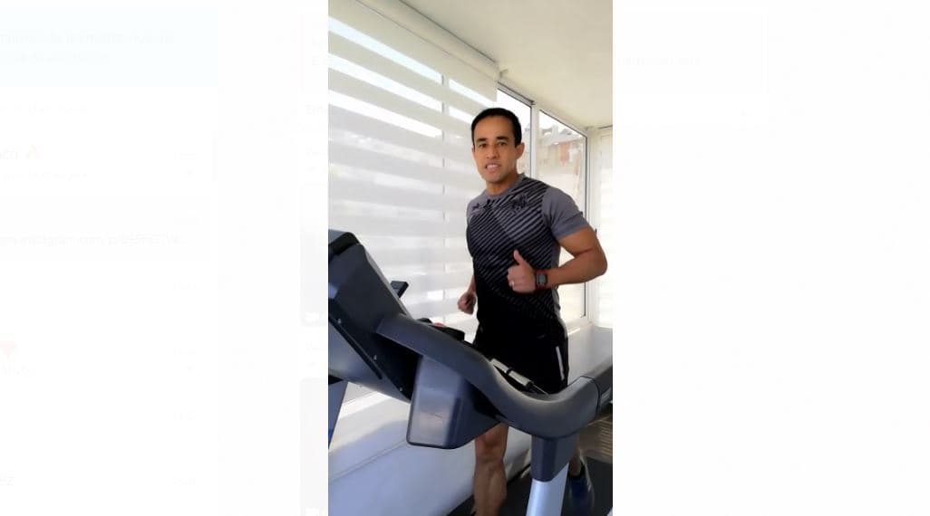 Jorge Isaac Rojas muestra su entrenamiento en casa.