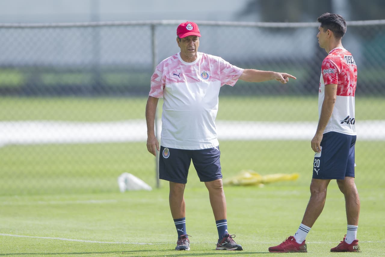 En Chivas apoyan a Tomás Boy por confrontación con Gignac