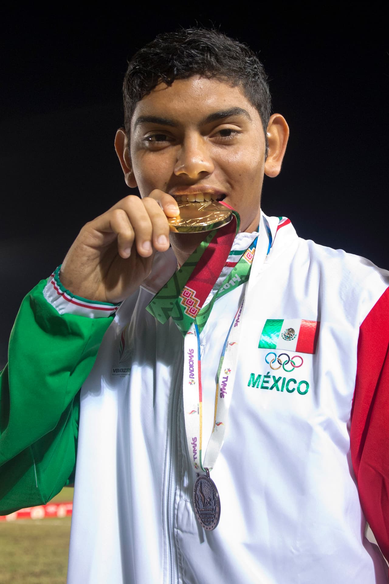 Durante ese año, también logró la medalla de oro en los Juegos Centroamericanos de Veracruz. Su futuro era brillante.