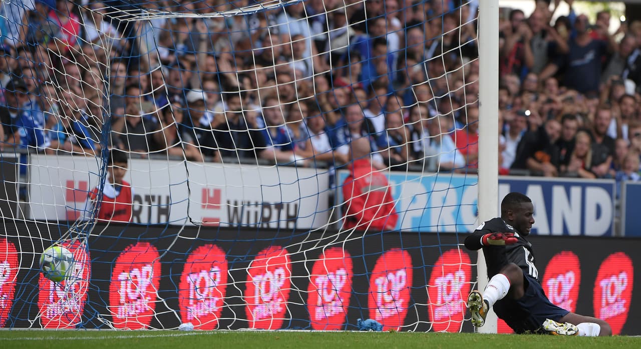Sin embargo, al minuto 82 cayó el segundo gol del Estrasburgo. El defensa Ibrahim Amadou fue improvisado como guardameta y nada pudo hacer ante un penal cobrado por Dimitri Lienard.