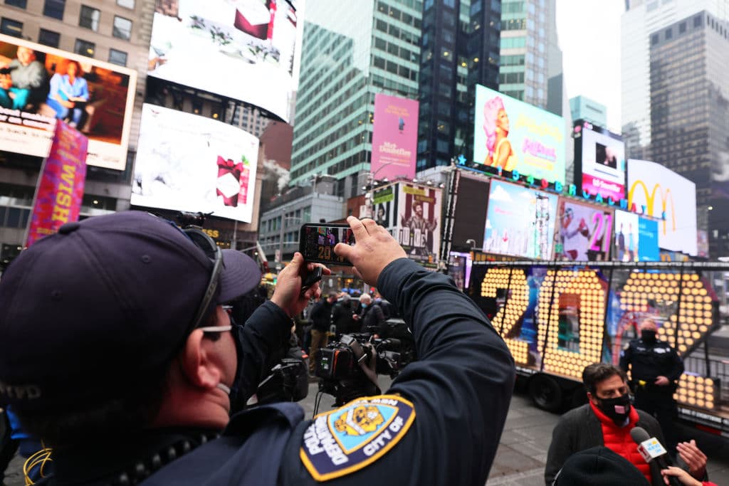 Lo bueno es que, como cada año, el ‘2021’ descenderá desde lo más alto del One Times Square.