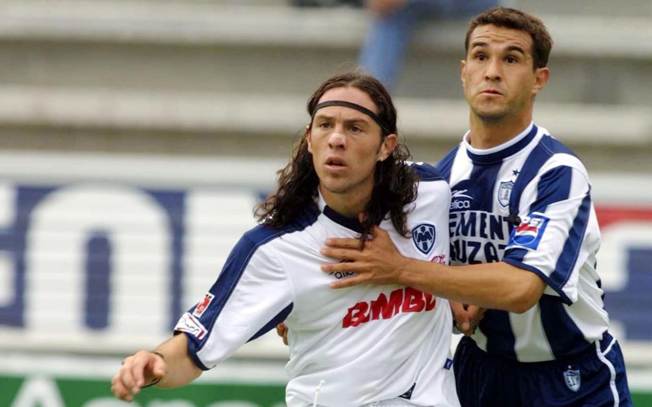 Sin embargo, De Nigris se convirtió en un representante de Rayados a nivel mundial gracias a su capacidad como delantero, respetada por sus rivales.