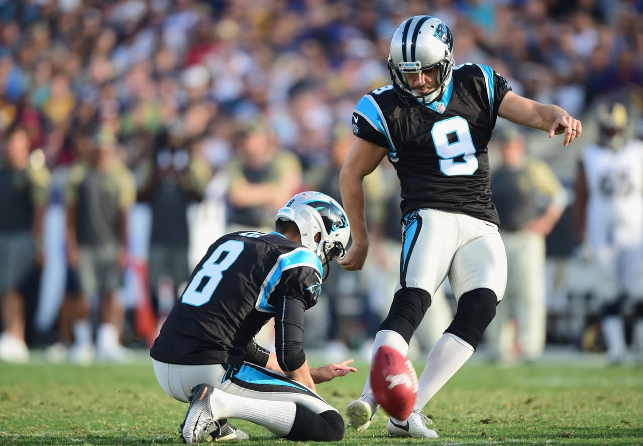 A pesar de recibir cinco sacks, Cam Newton lideró el triunfo de los Panthers 13-10 sobre los Rams